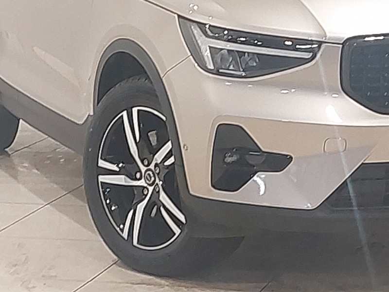 Used Volvo XC40 2023 for sale - 76885349: Photo 9