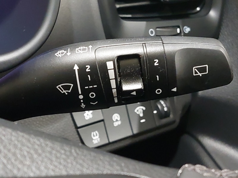 Used Kia Stonic 2022 for sale - 76348335: Photo 17