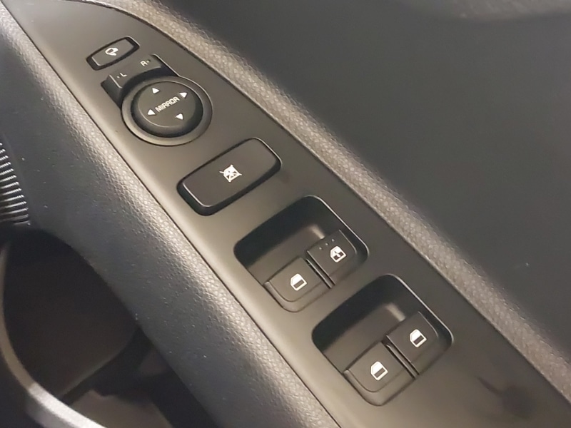 Used Kia Stonic 2022 for sale - 76348335: Photo 19