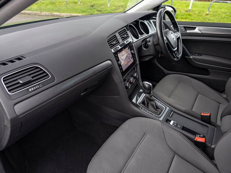 Used Volkswagen Golf 2019 for sale - 76636592: Photo 5