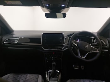 Used Volkswagen T-Roc 2025 for sale - 77149993: Photo