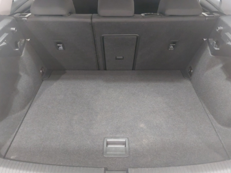 Used Volkswagen T-Roc 2023 for sale - 76880423: Photo 8