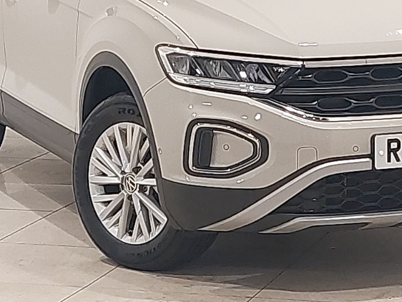 Used Volkswagen T-Roc 2023 for sale - 76880423: Photo 9