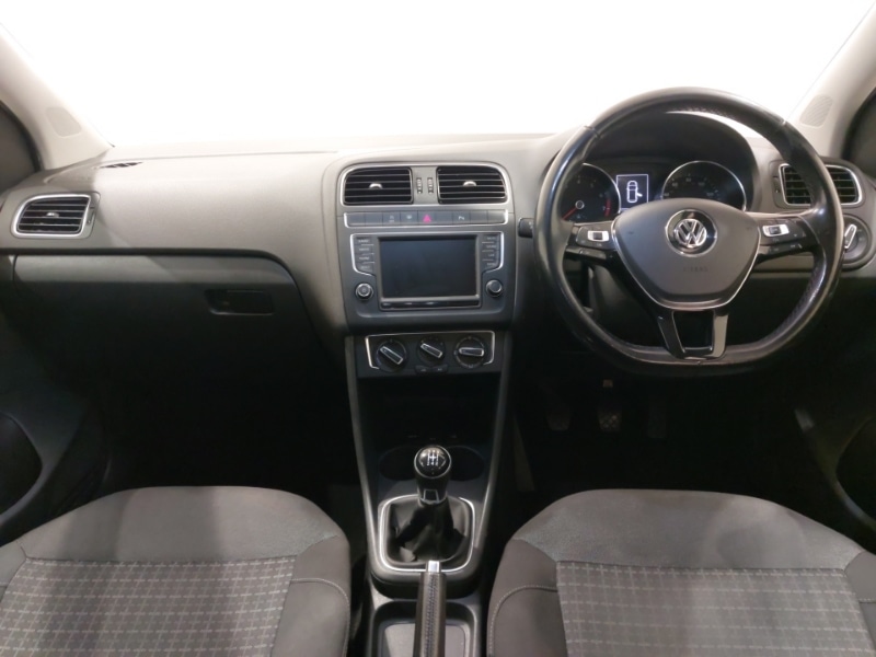 Used Volkswagen Polo 2017 for sale - 76384102: Photo 2