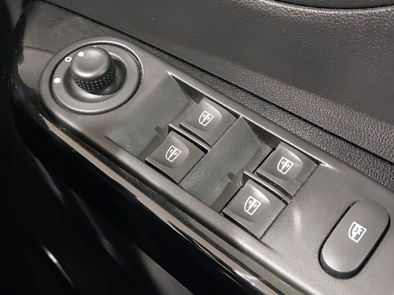 Used Renault Captur 2017 for sale - 77938908: Photo 19