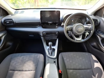 Used Toyota Yaris 2025 for sale - 79420630: Photo
