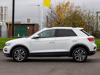 Used Volkswagen T-Roc 2021 for sale - 77062354: Photo