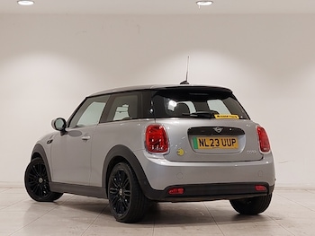 Used MINI Hatch 2023 for sale - 79336411: Photo