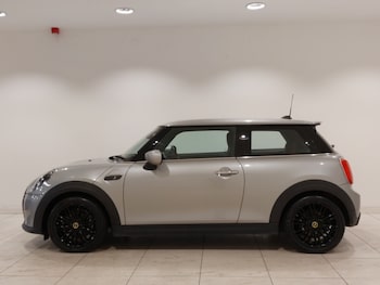 Used MINI Hatch 2023 for sale - 79336411: Photo