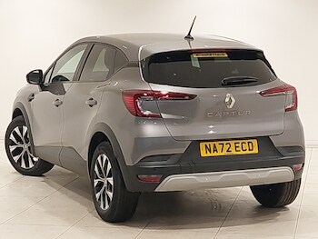 Used Renault Captur 2022 for sale - 77371465: Photo