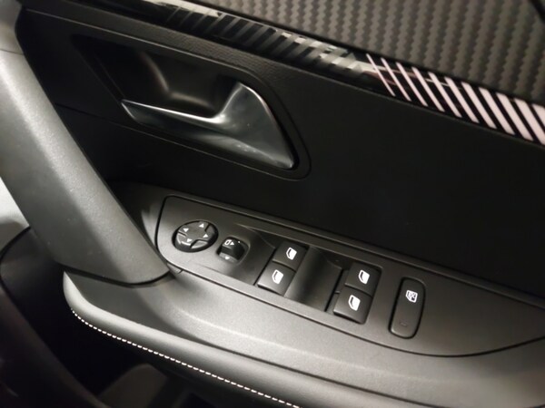 Used Peugeot 2008 2024 for sale - 73963207: Photo 19