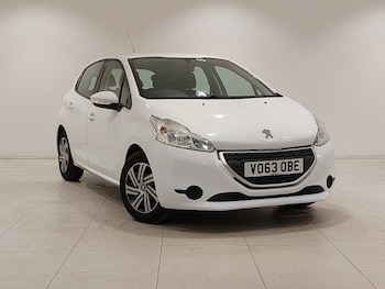 Peugeot - 208