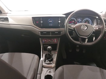 Used Volkswagen Polo 2018 for sale - 77333667: Photo