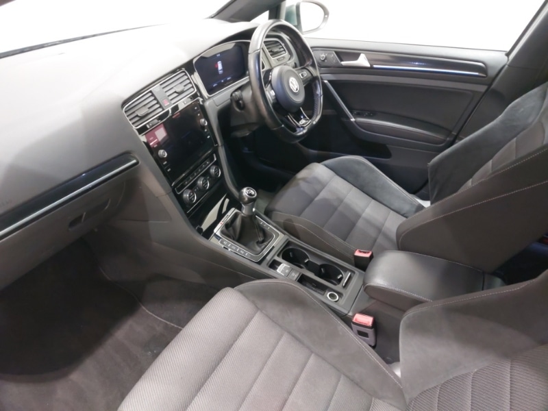 Used Volkswagen Golf 2017 for sale - 76108066: Photo 5