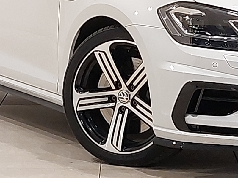 Used Volkswagen Golf 2017 for sale - 76108066: Photo 9