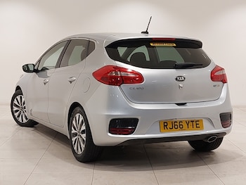 Used Kia Ceed 2017 for sale - 76579045: Photo