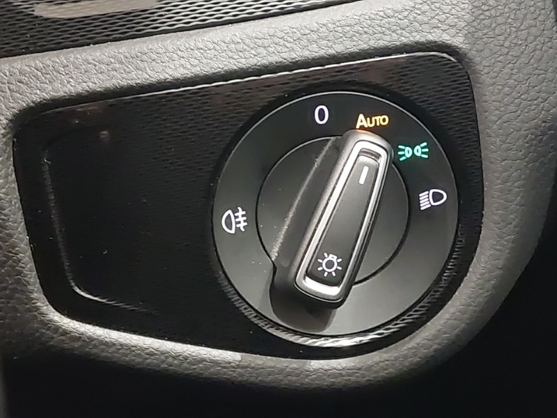 Used Volkswagen Golf 2017 for sale - 77448776: Photo 17