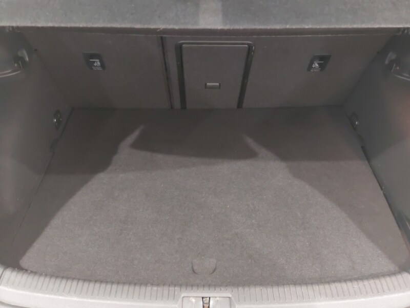 Used Volkswagen Golf 2017 for sale - 77448776: Photo 8