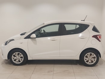 Used Hyundai i10 2018 for sale - 79263568: Photo