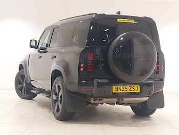 Used Land Rover Defender 2025 for sale - 78617366: Photo