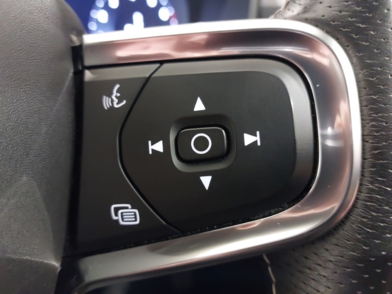 Used Volvo XC40 2021 for sale - 76397397: Photo 17