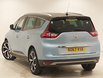 Used Renault Grand Scenic 2017 for sale - 77183587: Photo
