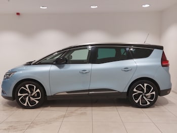 Used Renault Grand Scenic 2017 for sale - 77183587: Photo