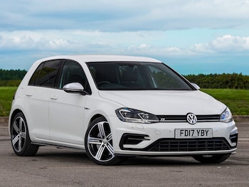 Used Volkswagen Golf 2017 for sale - 77058077: Photo