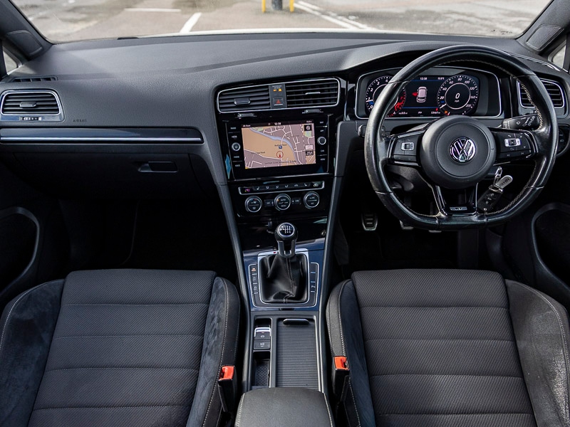 Used Volkswagen Golf 2017 for sale - 77058077: Photo 2