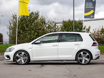 Used Volkswagen Golf 2017 for sale - 77058077: Photo