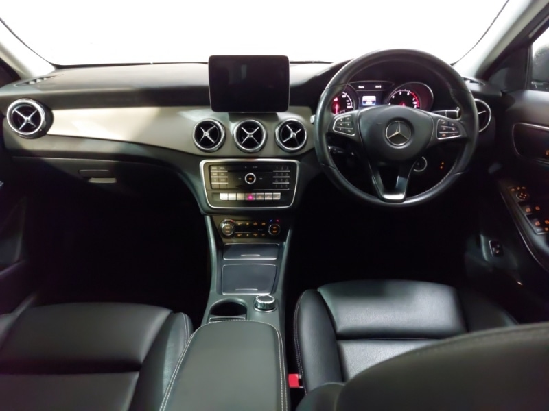 Used Mercedes-Benz GLA 2018 for sale - 76696196: Photo 2