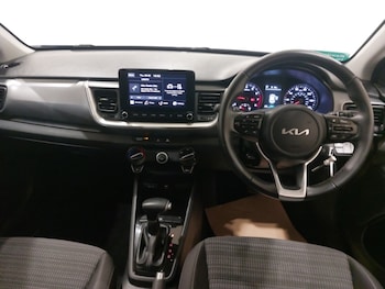 Used Kia Stonic 2023 for sale - 79336418: Photo
