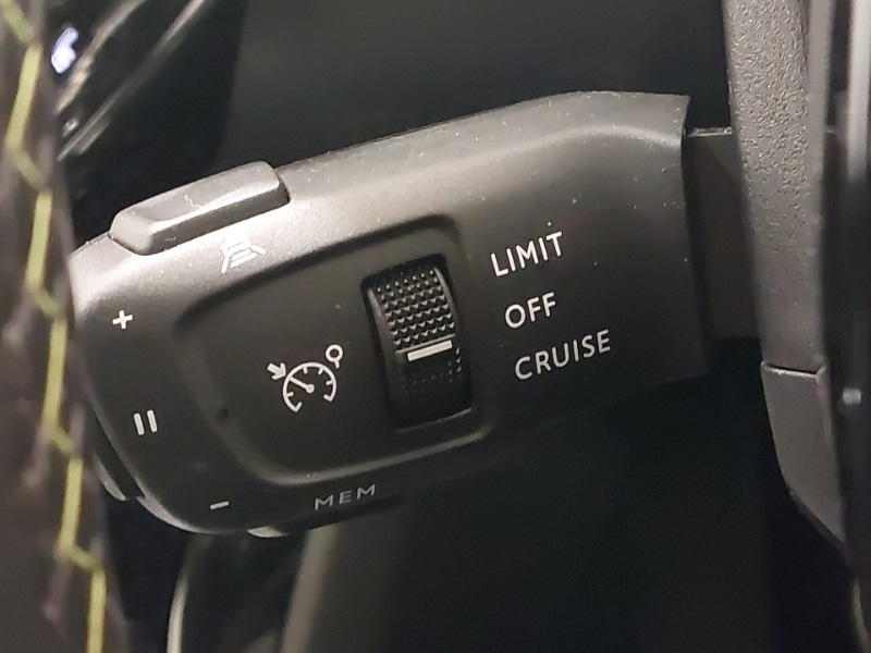 Used Peugeot 2008 2021 for sale - 76834515: Photo 16