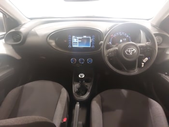 Used Toyota Aygo X 2023 for sale - 76053882: Photo 2