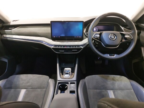 Used Skoda Octavia 2024 for sale - 75780630: Photo 2