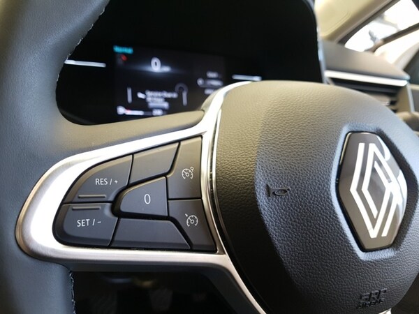 Used Renault Clio 2024 for sale - 75514215: Photo 15