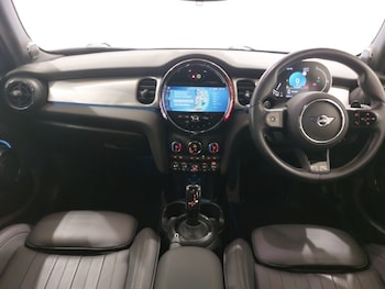 Used MINI Hatch 2023 for sale - 79433337: Photo