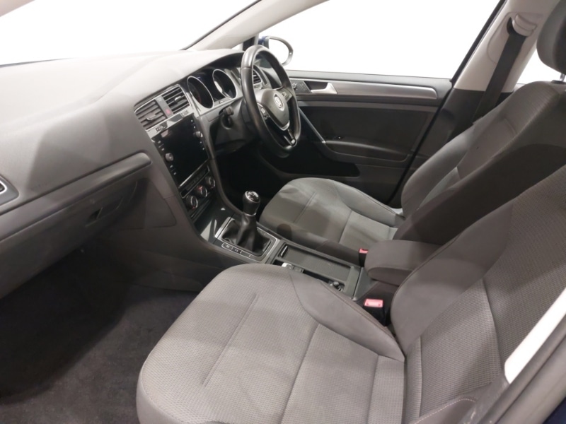 Used Volkswagen Golf 2018 for sale - 77816175: Photo 5