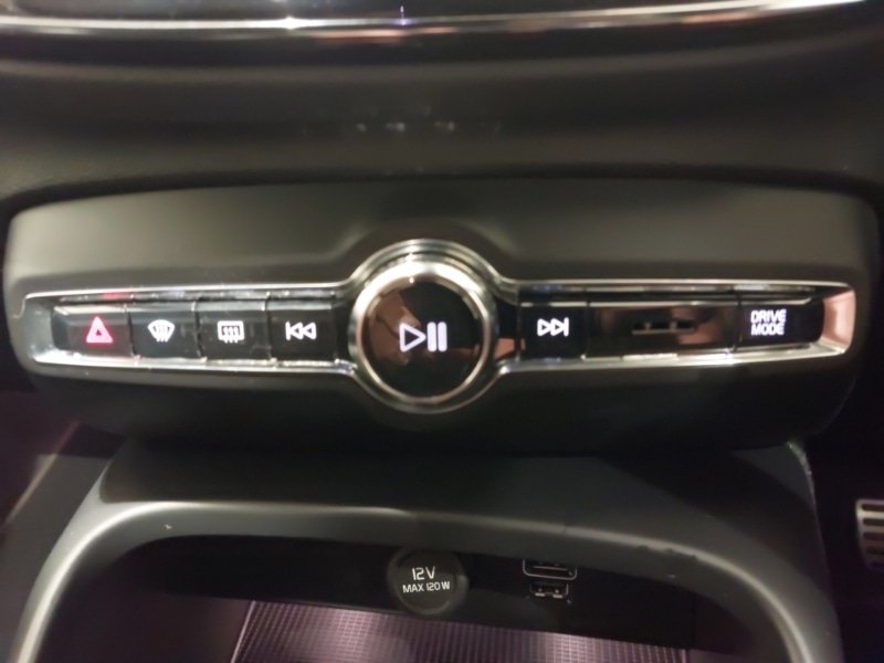 Used Volvo XC40 2022 for sale - 76567372: Photo 13