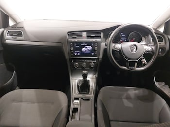 Used Volkswagen Golf 2017 for sale - 78441977: Photo