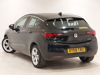 Used Vauxhall Astra 2018 for sale - 77252247: Photo