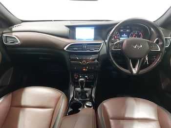 Used Infiniti Q30 2017 for sale - 75595189: Photo