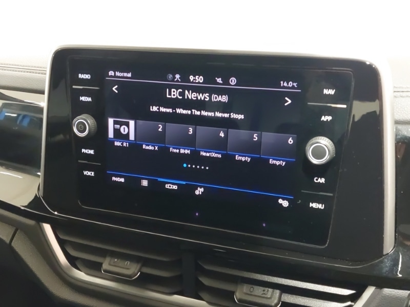 Used Volkswagen T-Roc 2023 for sale - 77606145: Photo 10