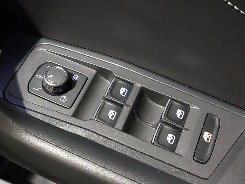 Used Volkswagen T-Roc 2023 for sale - 77606145: Photo 19