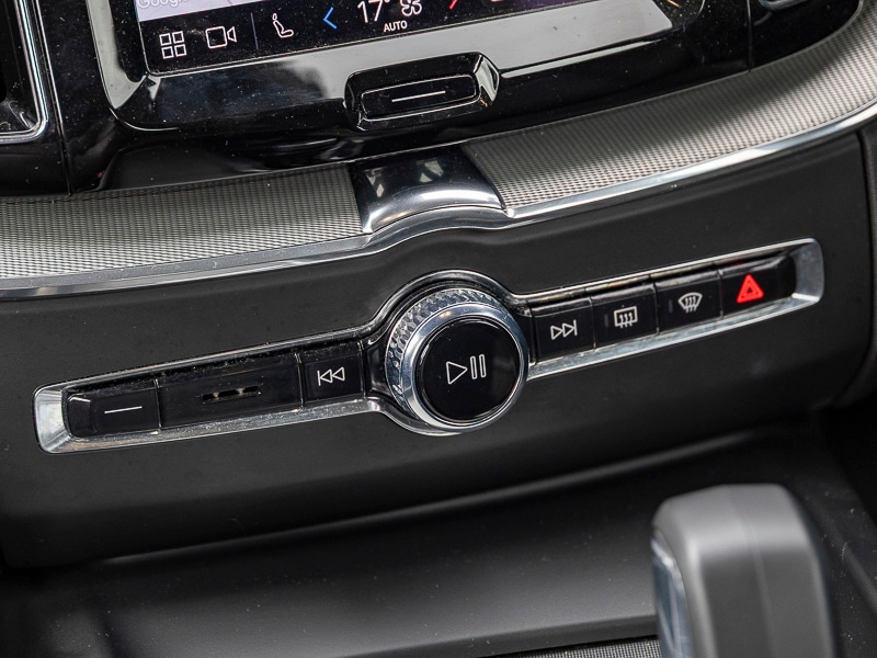 Used Volvo XC60 2023 for sale - 77066017: Photo 17