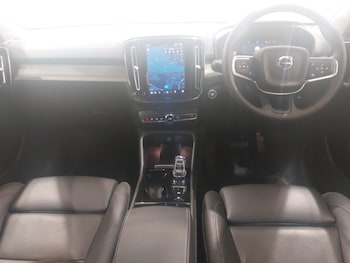 Used Volvo XC40 2024 for sale - 75882791: Photo