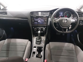 Used Volkswagen Golf 2019 for sale - 77126469: Photo