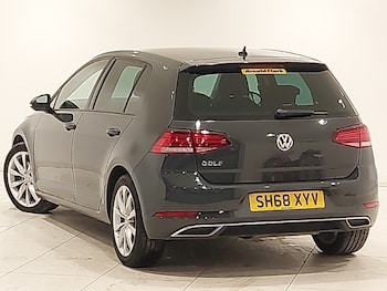 Used Volkswagen Golf 2019 for sale - 77126469: Photo
