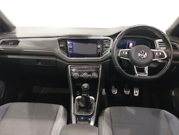 Used Volkswagen T-Roc 2019 for sale - 76839104: Photo