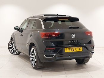 Used Volkswagen T-Roc 2019 for sale - 76839104: Photo